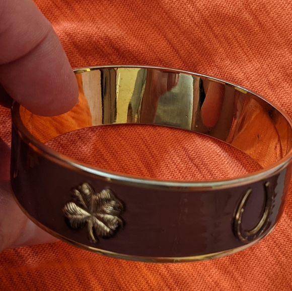 Gold/brown bangle w/ horse shoes & 4 leaf clovers - Picture 1 of 5